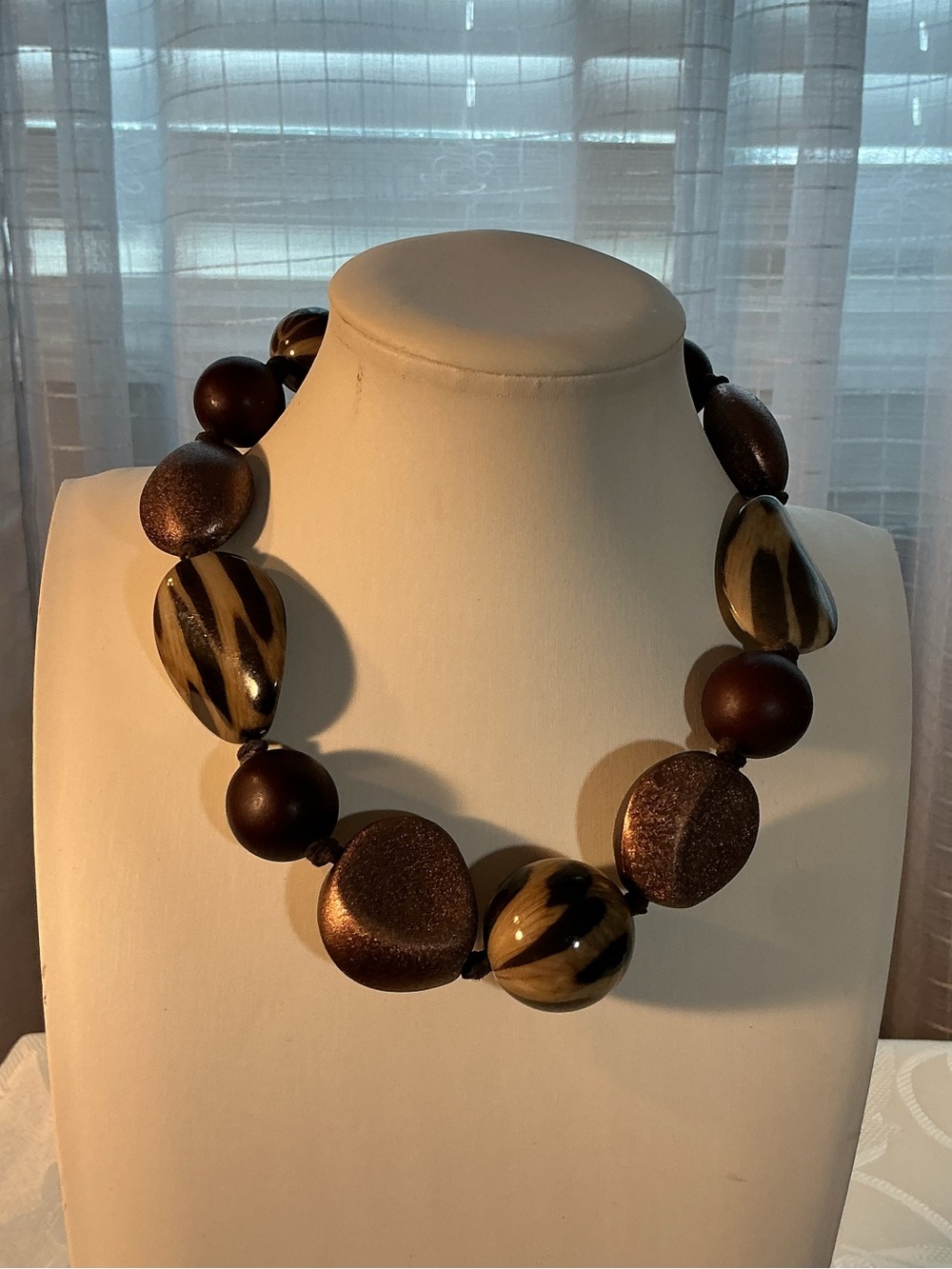 Faux Tiger’s Eye and Leopard Print Chunky Collar Gun Metal Mixed Bead Necklace
